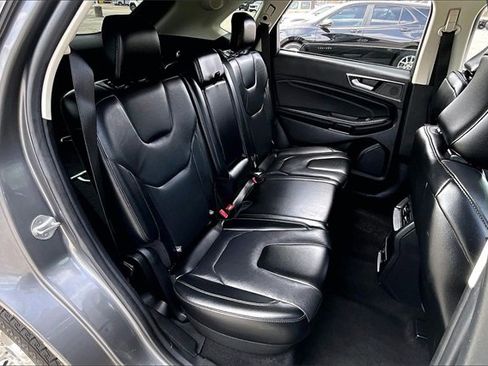 Used 2022 Ford Edge Titanium image 24