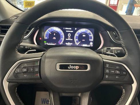 Certified 2023 Jeep Grand Cherokee Laredo w/ Luxury Tech Group I AWD/4WD image 59