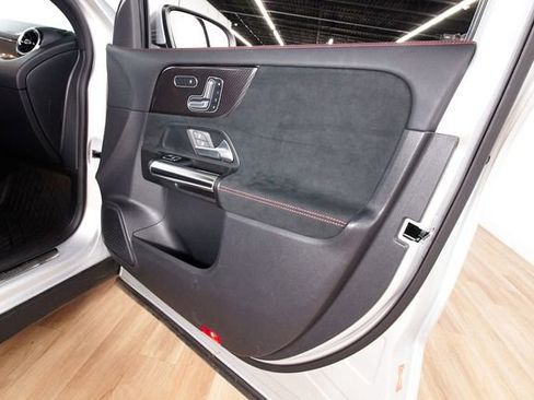 Used 2022 Mercedes-Benz GLA 250 4MATIC image 19