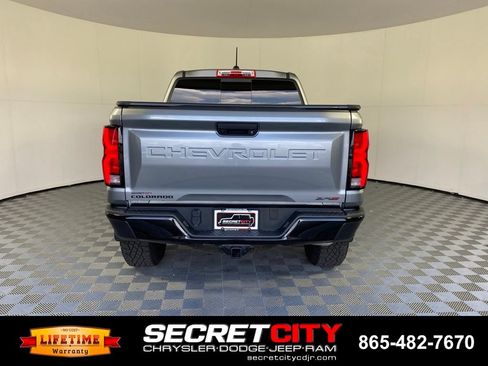 Used 2024 Chevrolet Colorado ZR2 AWD/4WD image 6