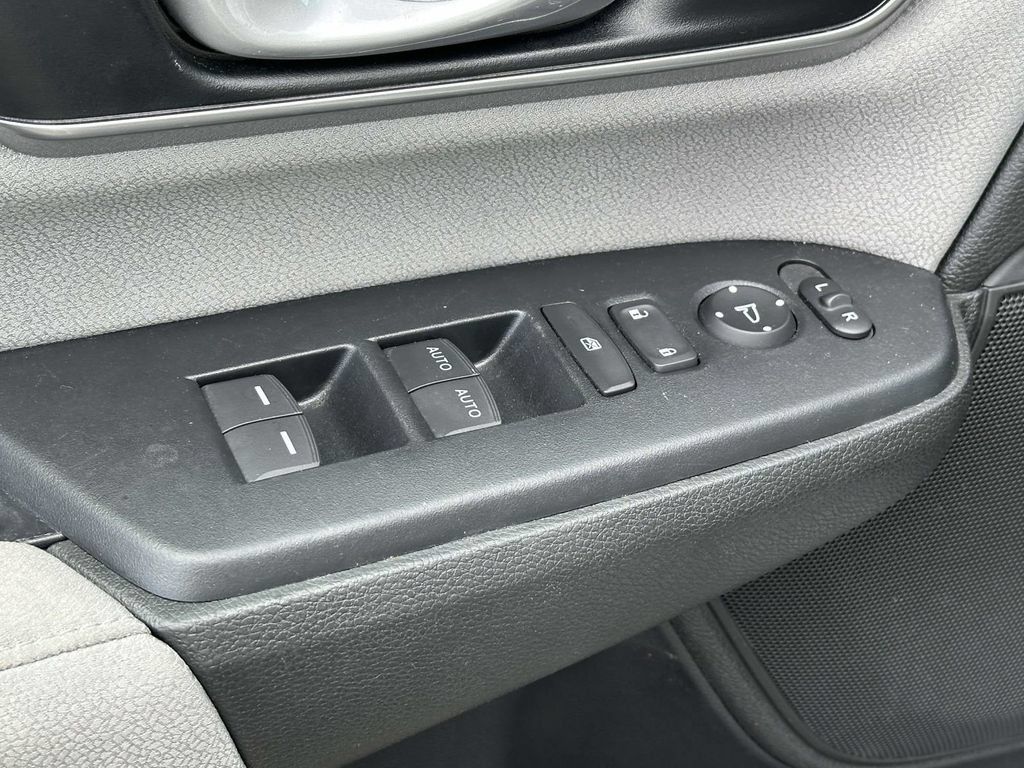 Used 2022 Honda CR-V EX image 16