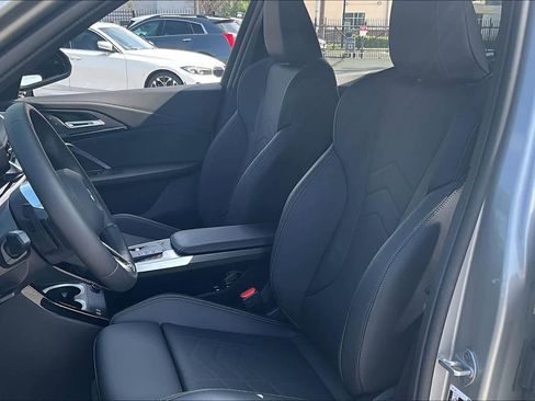 Used 2025 BMW X1 xDrive28i w/ Premium Package image 7