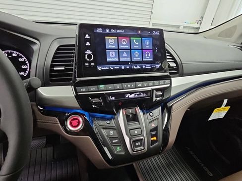 New 2026 Honda Odyssey Touring image 12