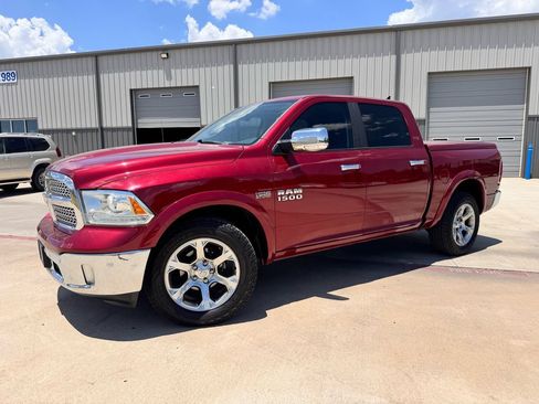Used 2015 RAM 1500 Laramie w/ Convenience Group AWD/4WD image 2