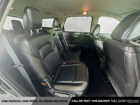 Certified 2025 Nissan Pathfinder SL image 28