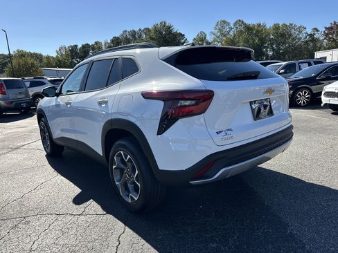 New 2026 Chevrolet Trax LT w/ Driver Confidence Package image 7