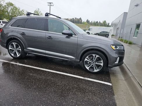 Used 2021 Audi Q7 3.0T Premium Plus AWD/4WD image 3