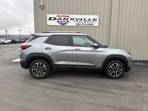 Used 2026 Chevrolet TrailBlazer LT w/ LT Cold Weather Package image 2