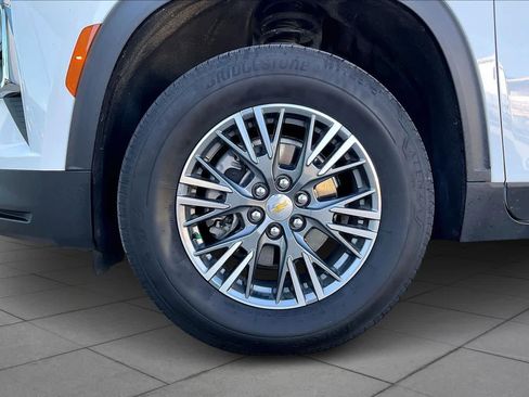 Certified 2025 Chevrolet Traverse LT image 11