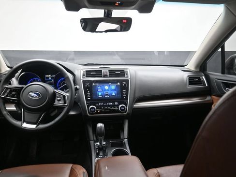 Used 2019 Subaru Outback 2.5i Touring AWD/4WD image 13