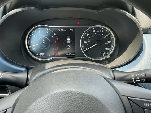 Used 2025 Nissan Versa SV w/ Trunk Package FWD image 20