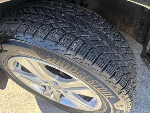 Used 2011 Hyundai Santa Fe Limited w/ Navigation Pkg 4 FWD image 8