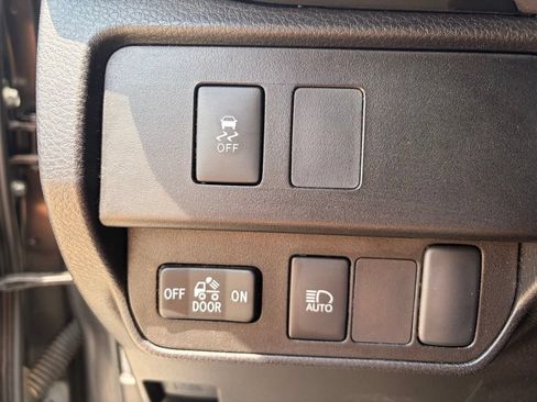 Used 2023 Toyota Tacoma SR5 RWD image 29