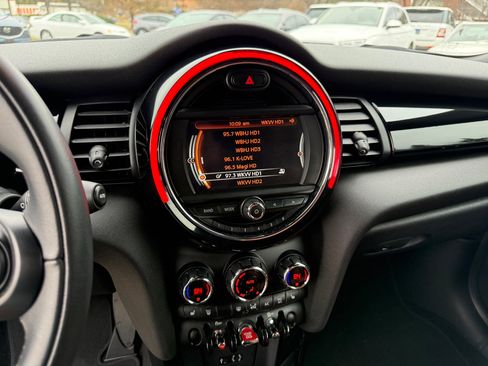 Used 2016 MINI Cooper S image 17