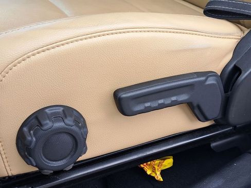 Used 2019 Jeep Wrangler Unlimited Sahara image 20