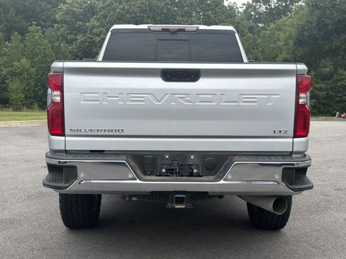 Used 2023 Chevrolet Silverado 2500 LTZ AWD/4WD image 11