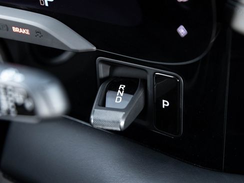 Used 2023 Porsche Taycan GTS image 18