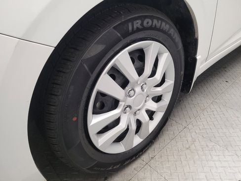Used 2024 Nissan Sentra S FWD image 31