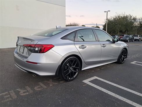 Used 2023 Honda Civic Sport image 6