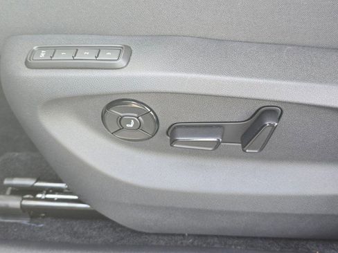 New 2026 Volkswagen Tiguan SEL R-Line AWD/4WD image 28