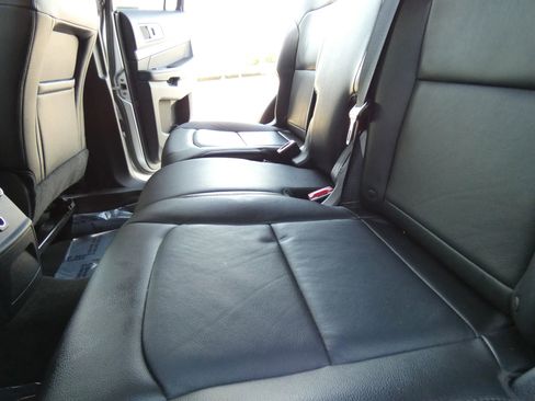 Used 2017 Ford Explorer XLT w/ Equipment Group 202A image 42