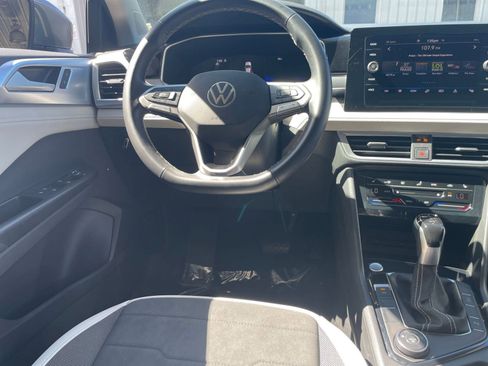 Used 2025 Volkswagen Taos SE image 32