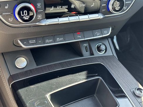 Used 2022 Audi Q5 2.0T Premium Plus w/ Premium Plus Package image 25