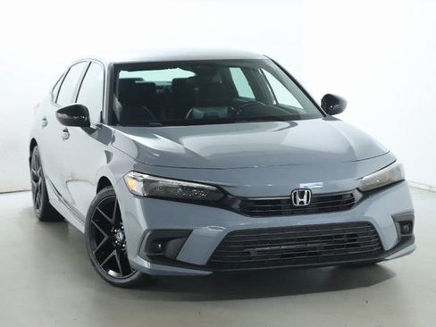 Used 2024 Honda Civic Sport image 2