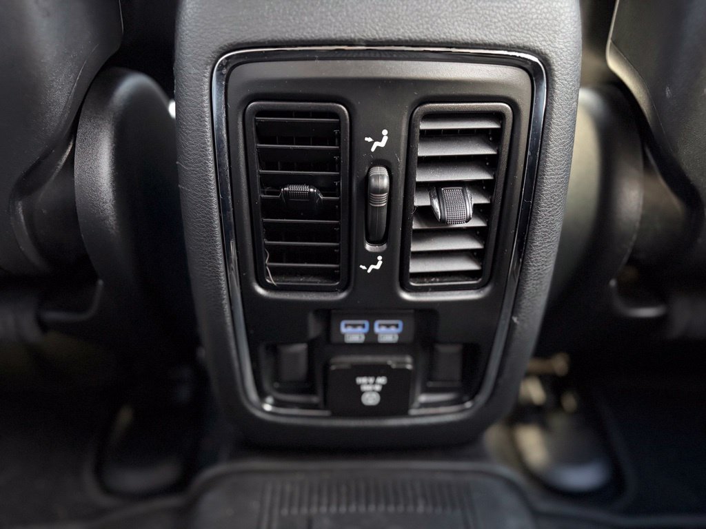 Used 2020 Jeep Grand Cherokee Limited AWD/4WD image 15