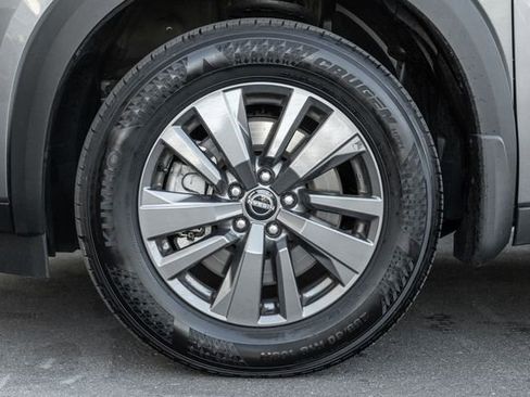 Used 2024 Nissan Pathfinder S image 14