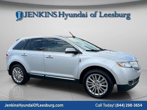 Used 2013 Lincoln MKX FWD image 1