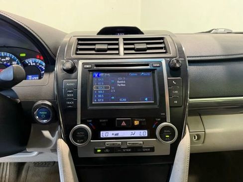 Used 2013 Toyota Camry LE image 68