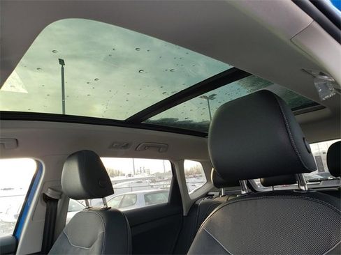 New 2026 Volkswagen Taos SE image 7