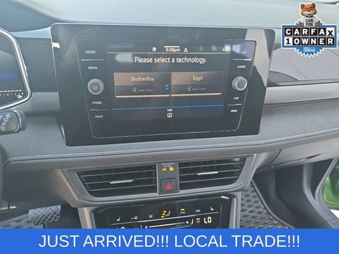 Used 2025 Volkswagen Taos SE FWD image 8