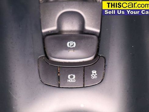 Used 2020 Toyota C-HR LE FWD image 22