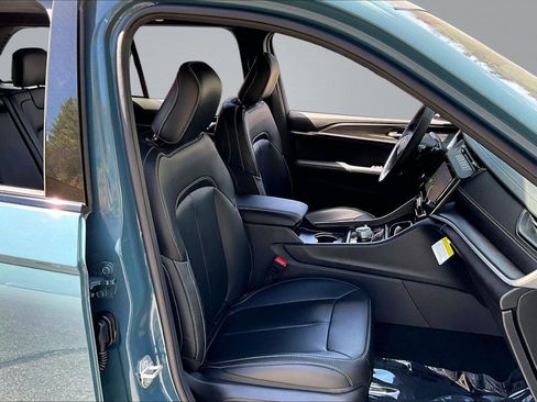 New 2026 Jeep Grand Cherokee Limited w/ Trailer Tow Package image 9