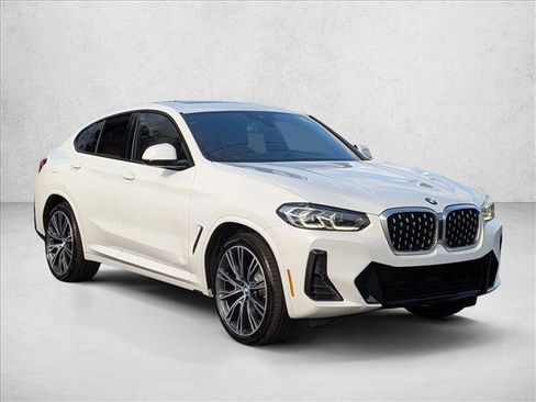Used 2023 BMW X4 xDrive30i w/ M Sport Package image 3