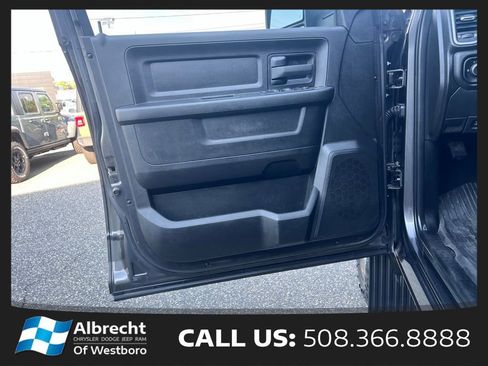 Used 2024 RAM 2500 Tradesman w/ Chrome Appearance Group AWD/4WD image 12
