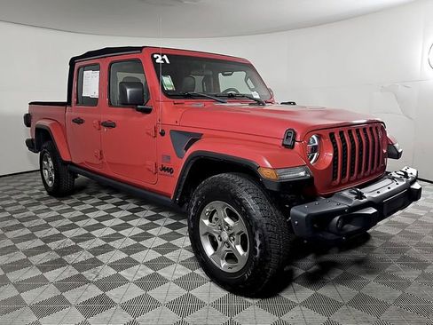 Used 2021 Jeep Gladiator Sport image 3