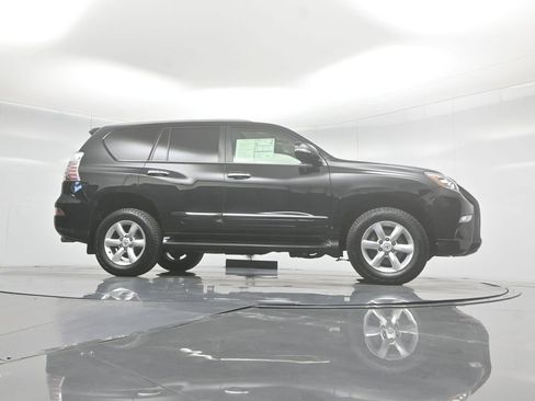 Used 2017 Lexus GX 460 w/ Navigation Package image 3