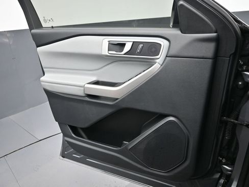 Used 2022 Ford Explorer XLT w/ Equipment Group 202A image 13