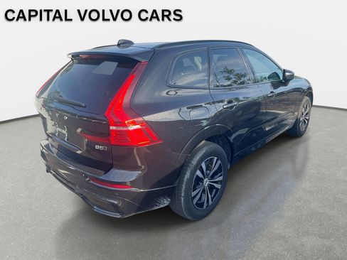Used 2025 Volvo XC60 B5 Core AWD/4WD image 3