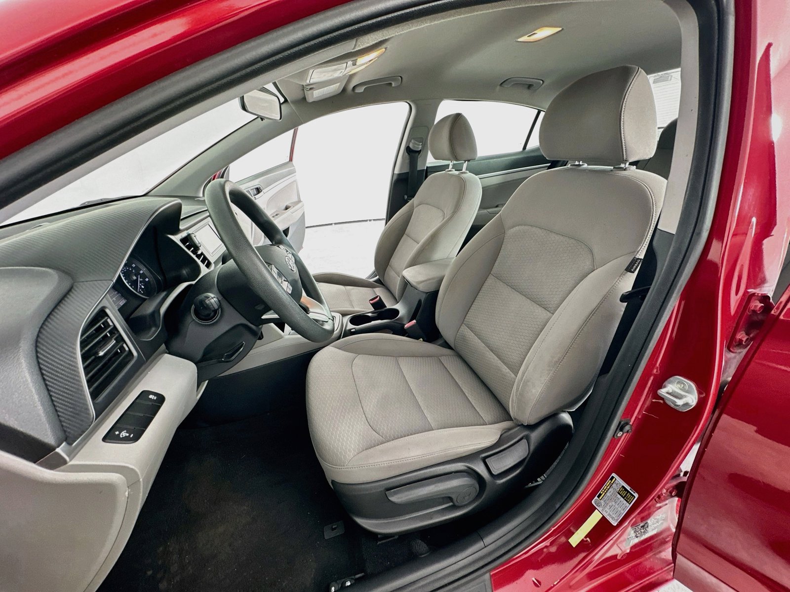Used 2019 Hyundai Elantra SE FWD image 27
