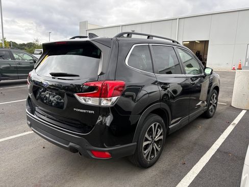 Certified 2023 Subaru Forester Limited AWD/4WD image 6