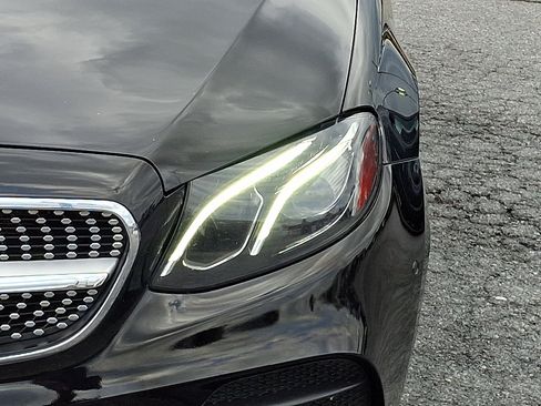 Used 2018 Mercedes-Benz E 300 4MATIC image 8