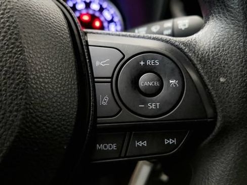 Used 2022 Toyota RAV4 LE FWD image 61