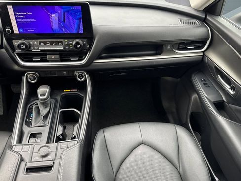 Certified 2025 Toyota Grand Highlander AWD image 30