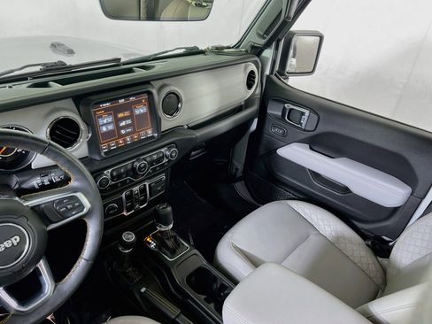 Used 2023 Jeep Wrangler Unlimited Sahara AWD/4WD image 23