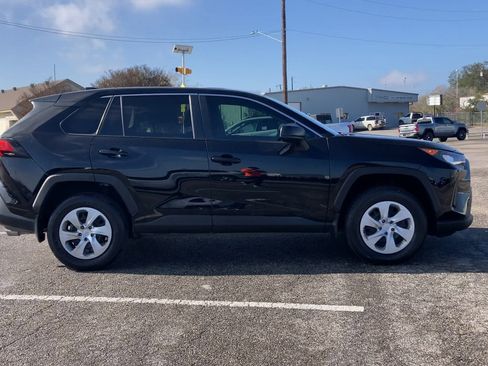 Certified 2022 Toyota RAV4 LE image 9