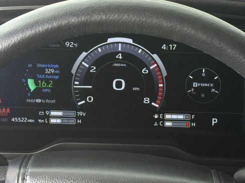 Used 2024 Toyota Tundra Platinum AWD/4WD image 17